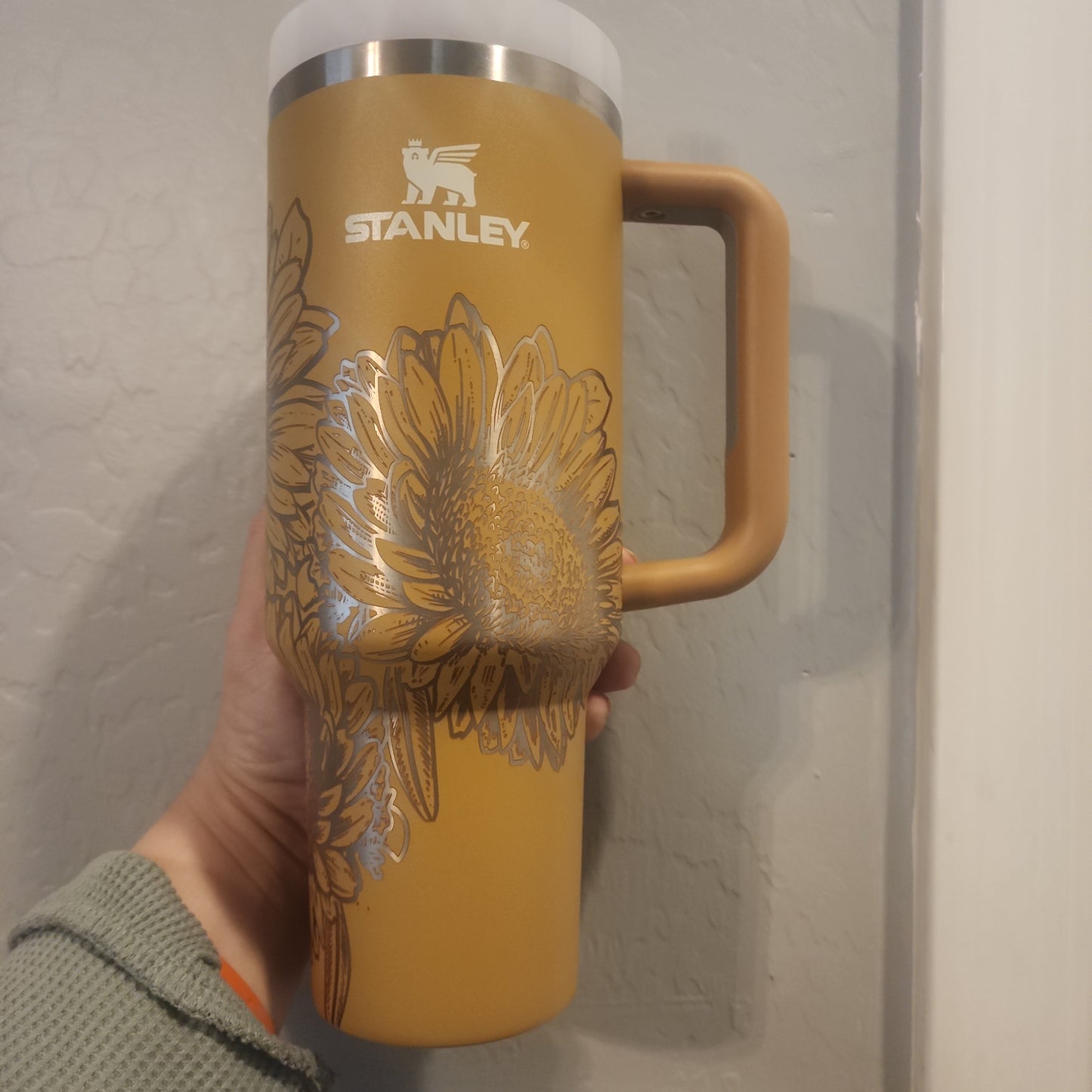 40 OZ Engraved Stanley Sunflower