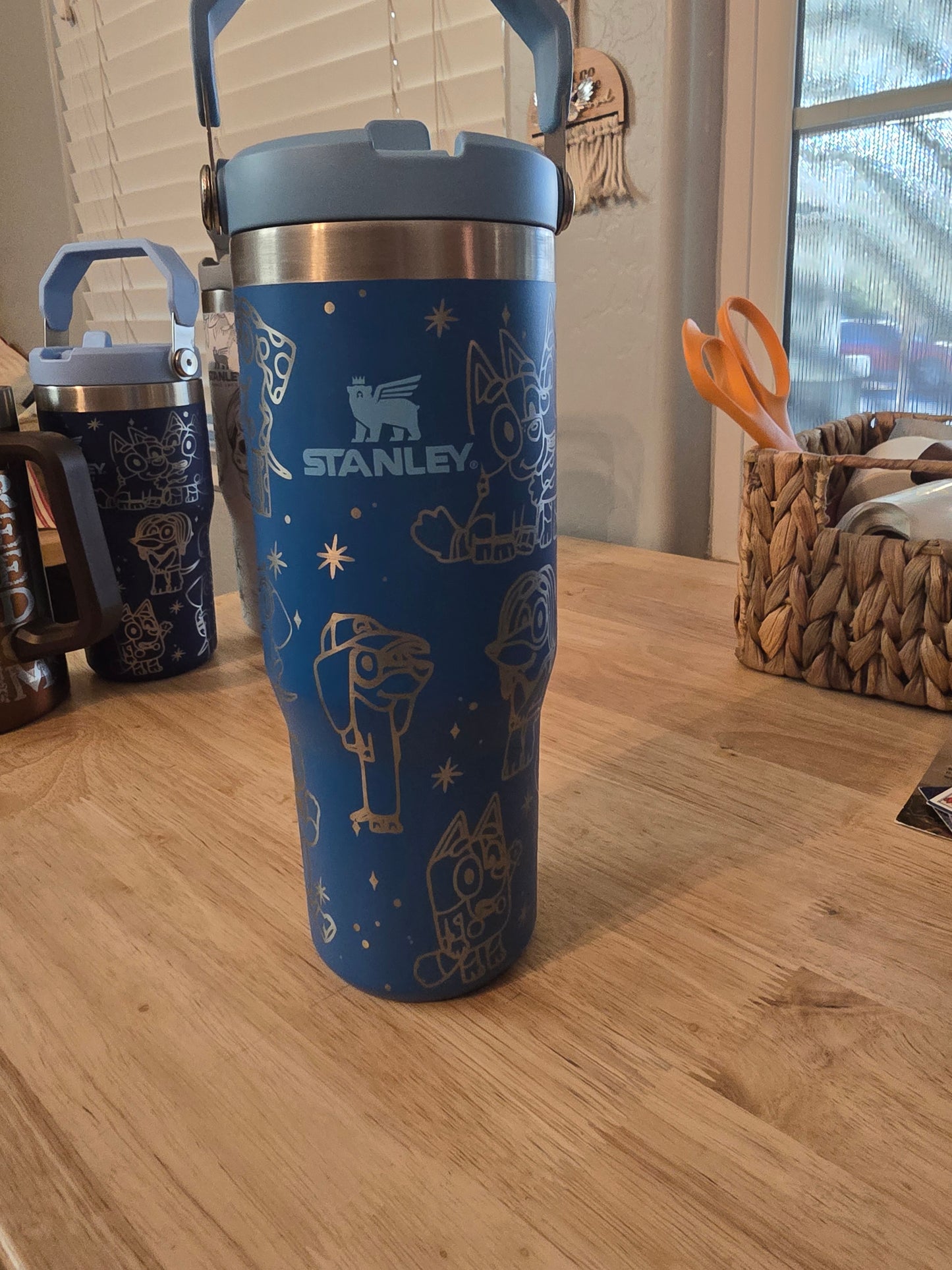 30 OZ Ice Flow Engraved Doggy