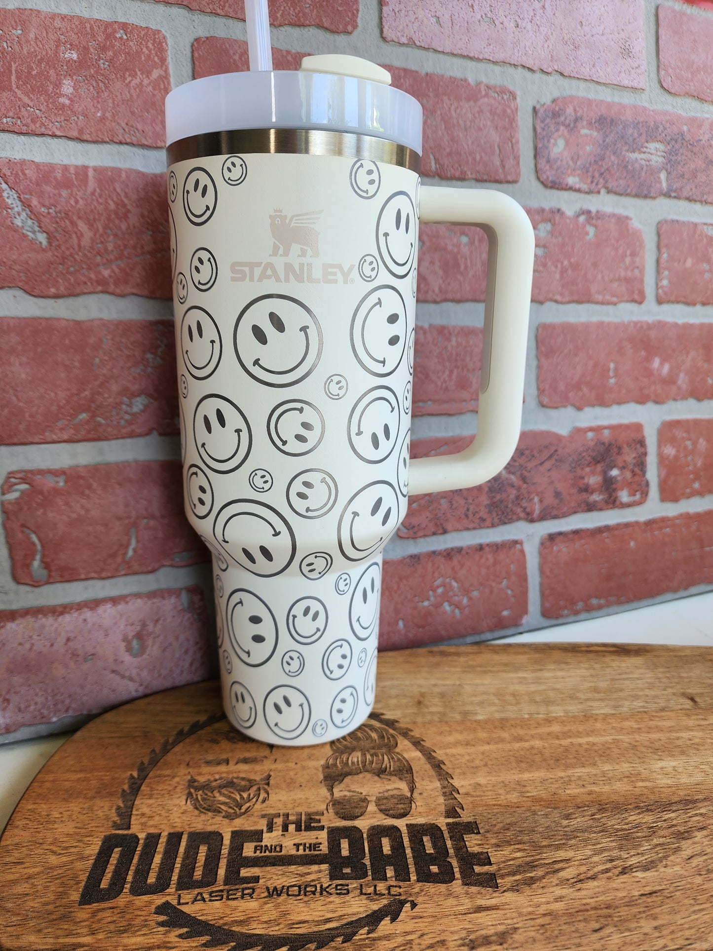 40 OZ Engraved Stanley (Full Smiley)
