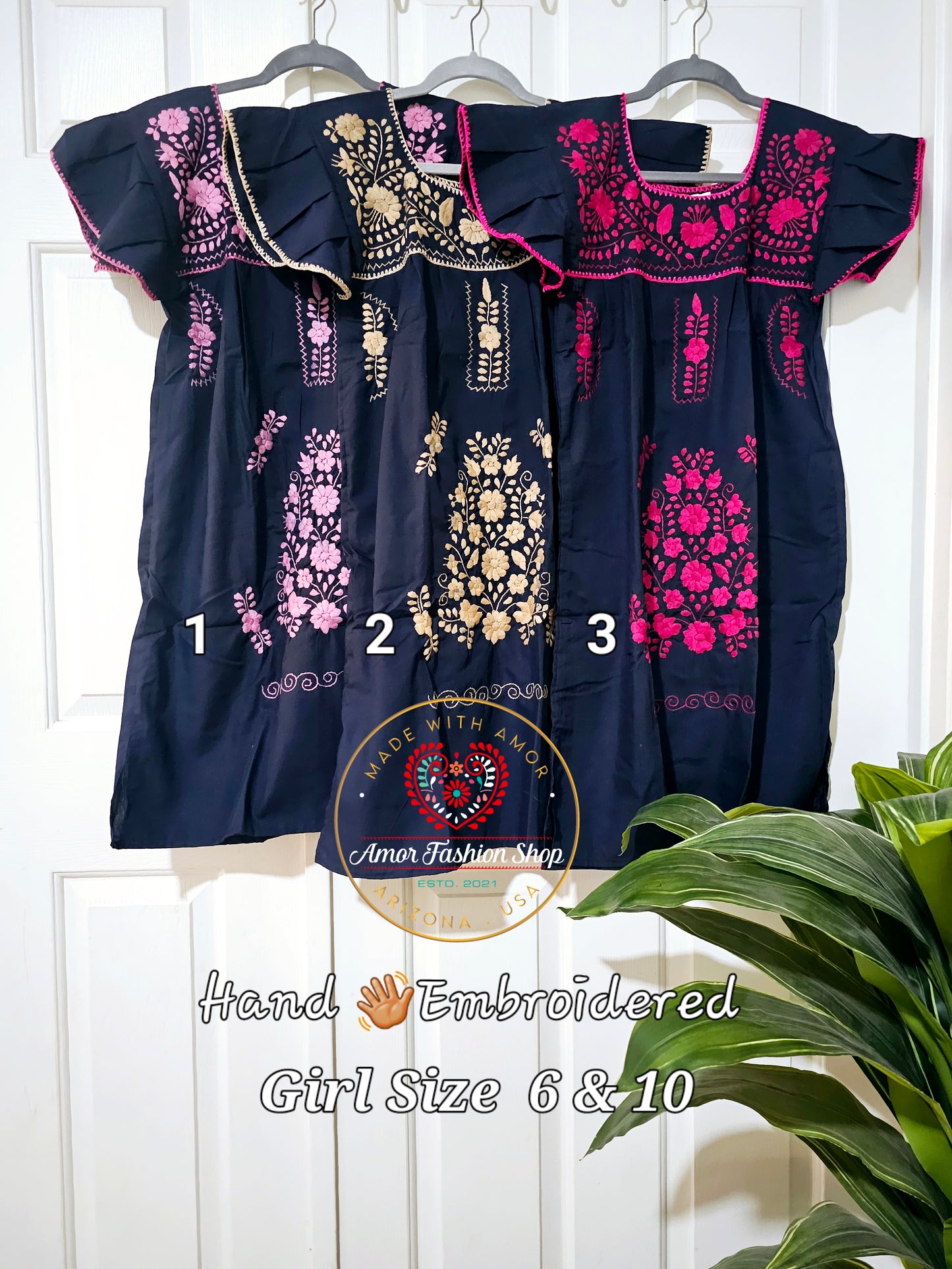 Girls Mexican Hand Embroider Dresses Size 6 and 10 / Lindos Vestidos de Niña Bordados a Mano Artesanales