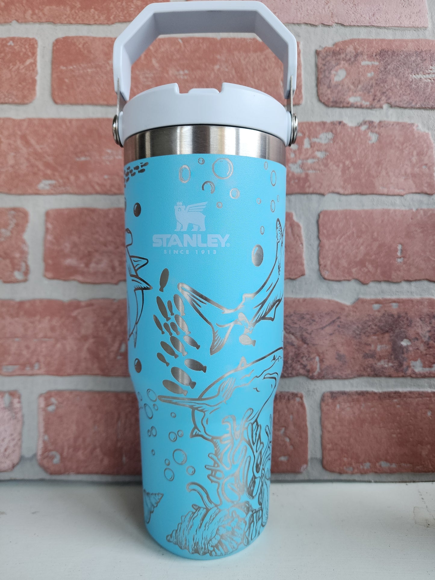 30 Oz Engraved Ice Flow Sharks