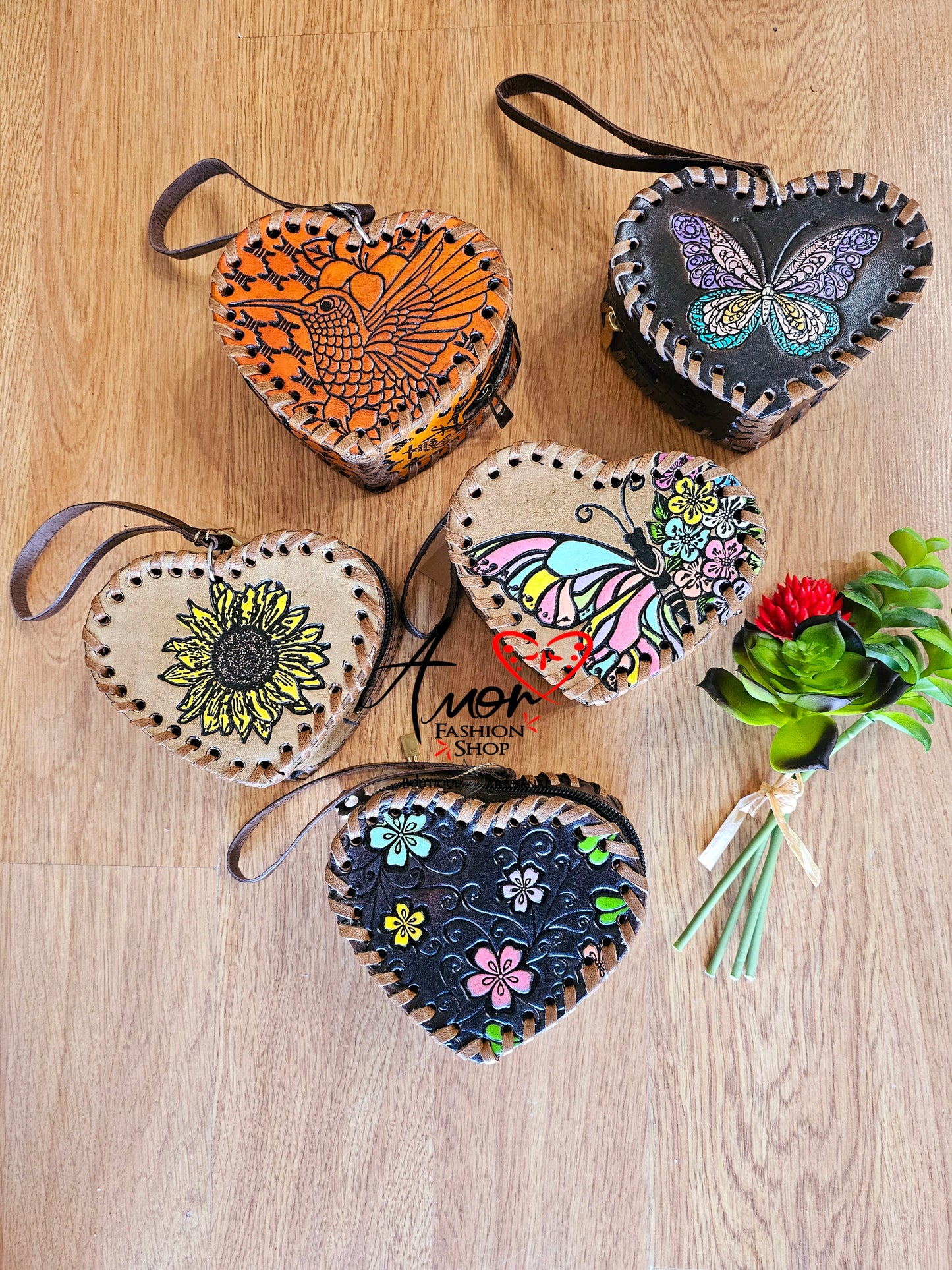 Wristlet Monedero Heart - Leather Hand Painted @amorfashionshop.com