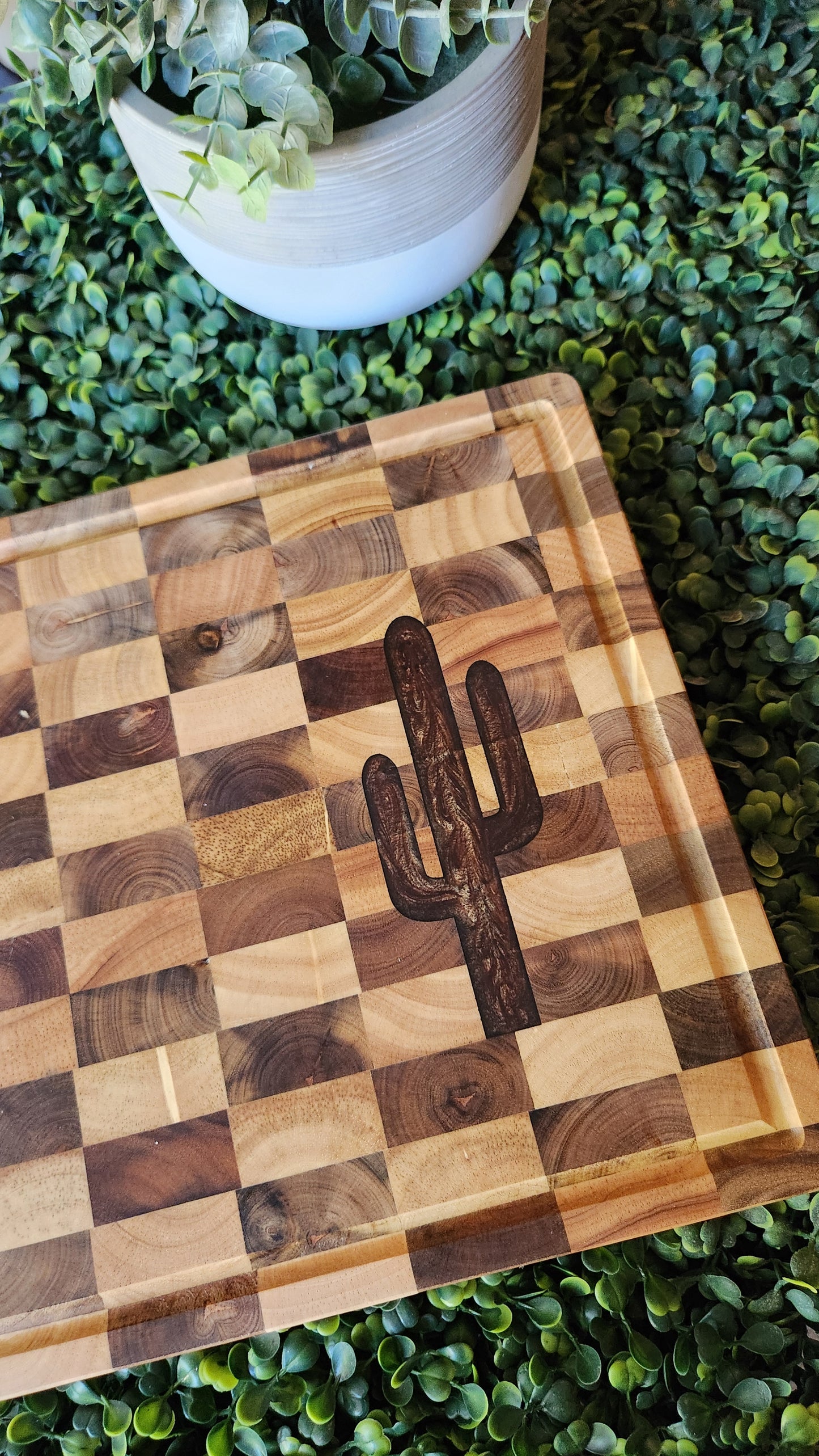 Checkered Cutting Board with Epoxy Inlay – 14” x 10” - The Laser Canvas