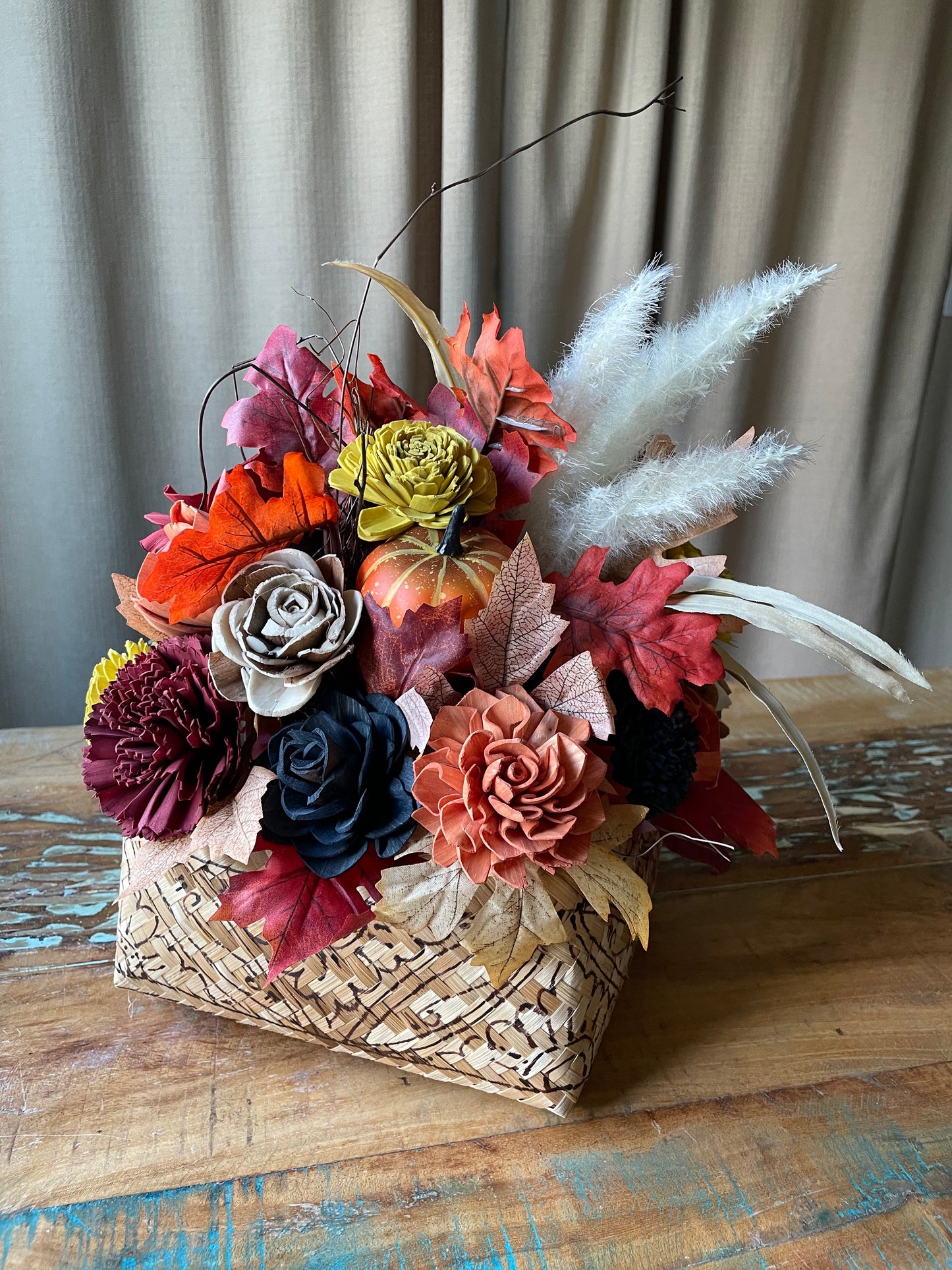 Autumn Painted Basket with Wood Flowers - LUNA WOOD FLOWERS