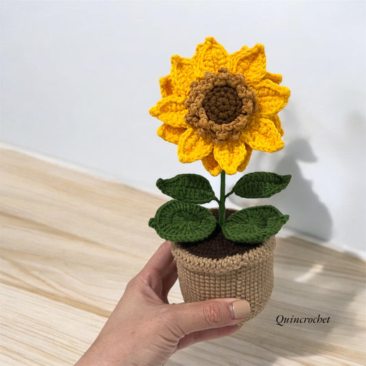 Crochet beautiful sunflower in pot (L)