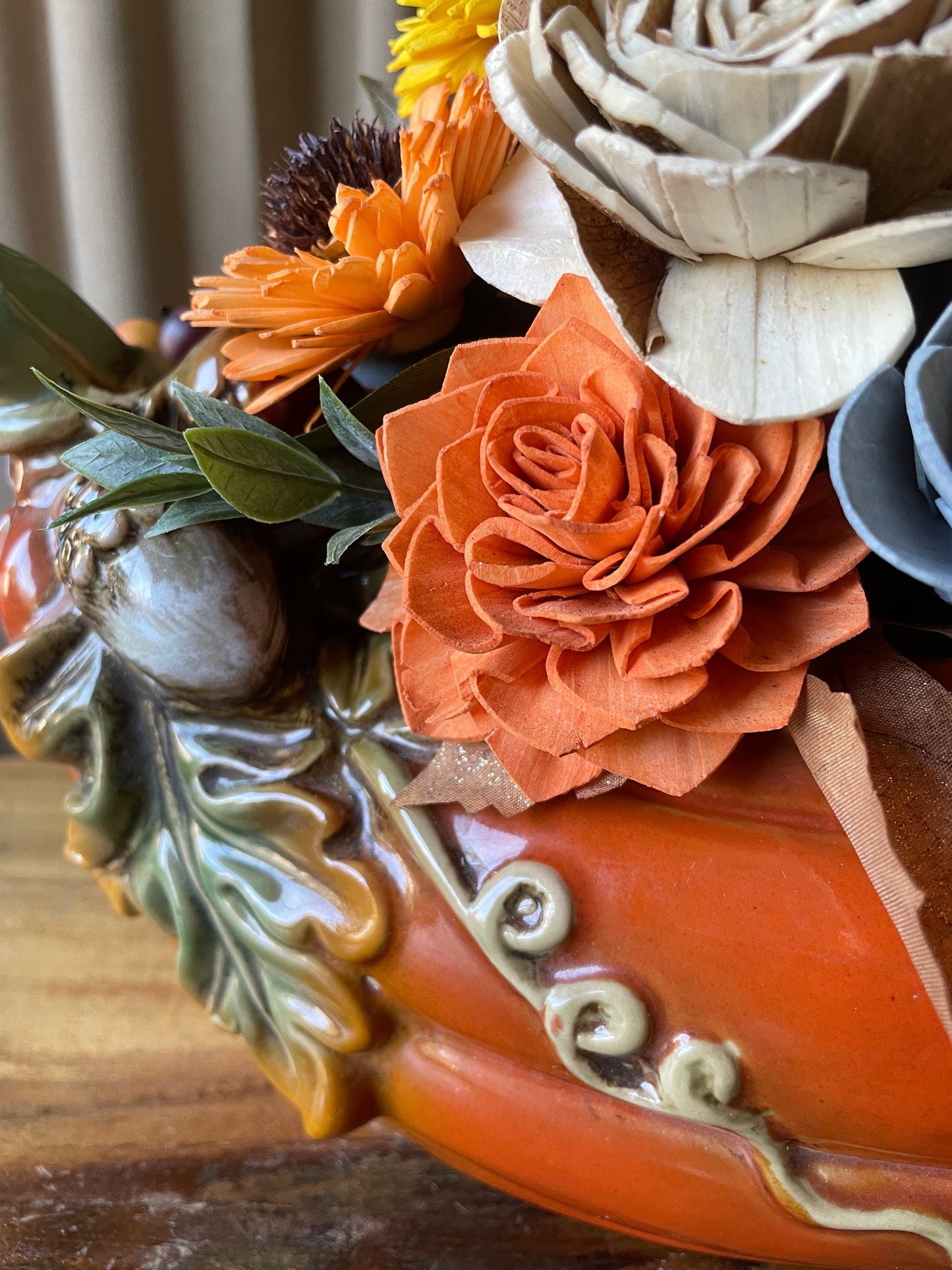 Ceramic Pumpkin with Wood Flowers - LUNA WOOD FLOWERS