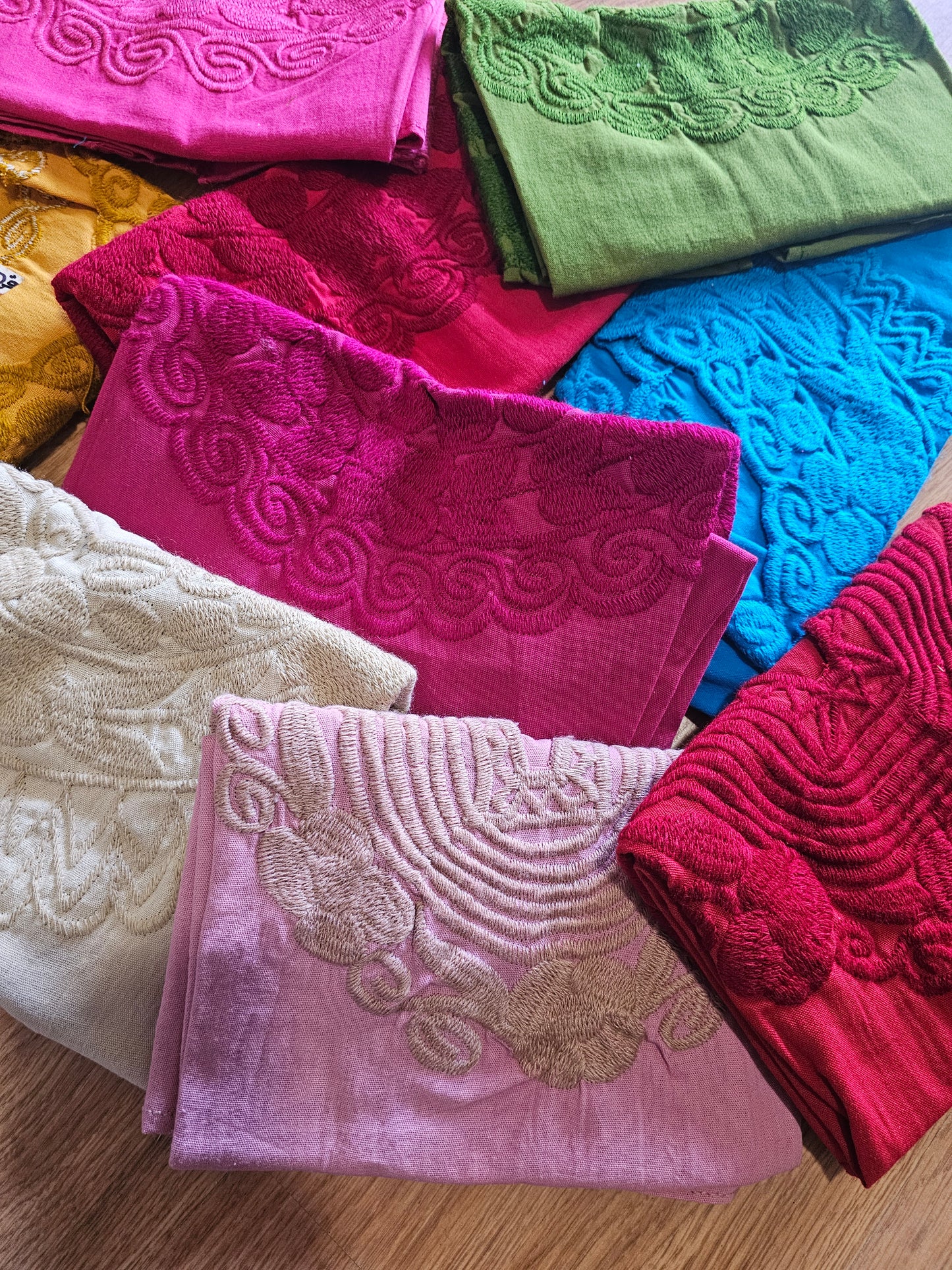 Top Hilo Algodon One Tone Embroidered (Size M/L) @Amorfashionshop