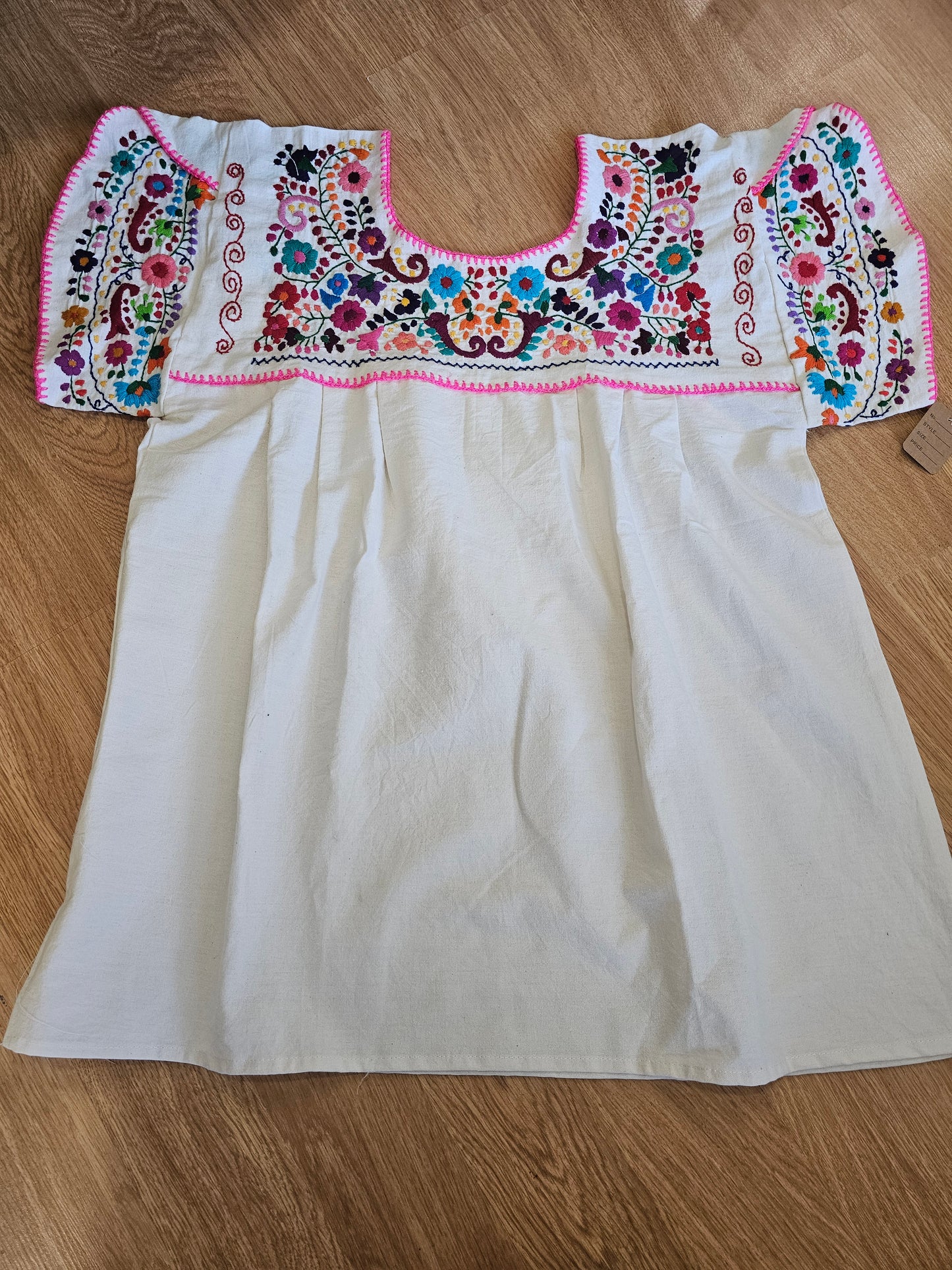 Embroidered Orejona Sleeveless @amorfashionshop.com