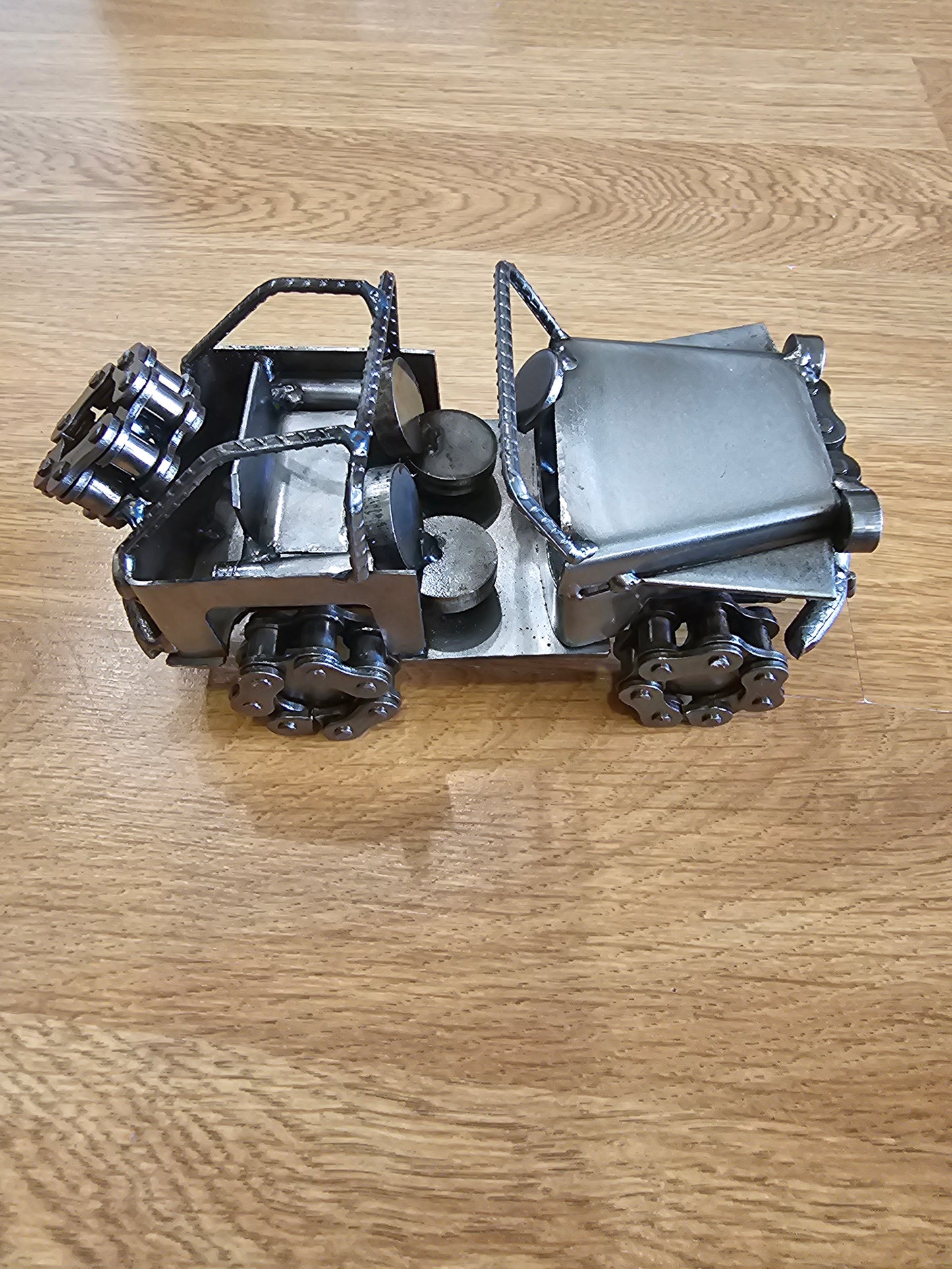 Scrap Metal Jeep Mimi @amorfashionshop.com