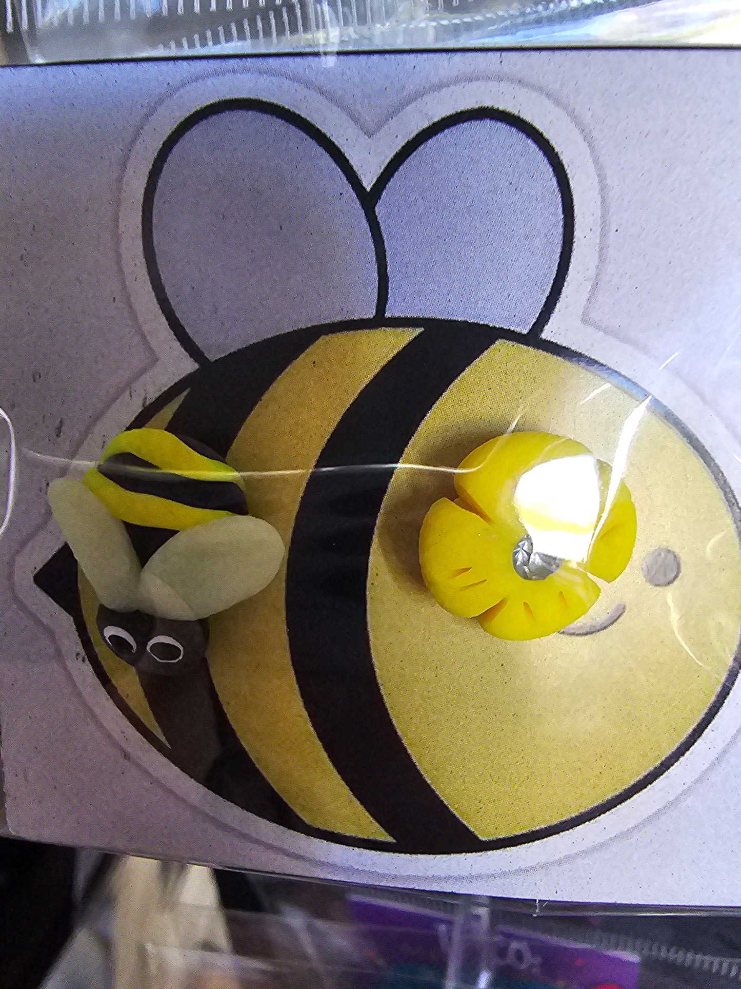 Earrings - Bee/ Flower Stud @amorfashionshop