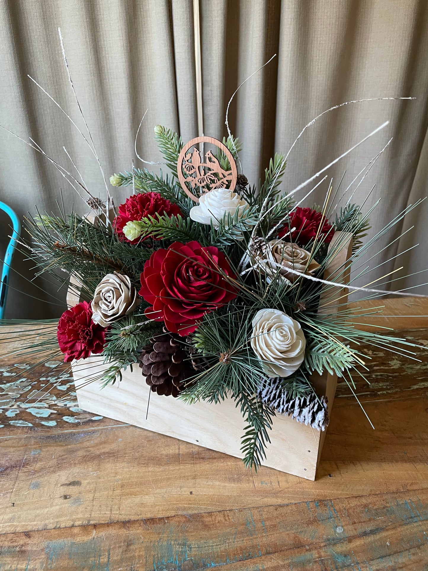 Christmas Vintage-Inspired Box - LUNA WOOD FLOWERS