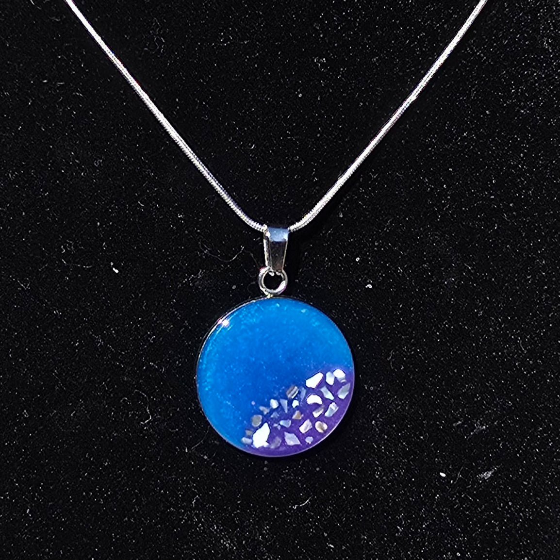 ACR-LG-RND-NECKLACE