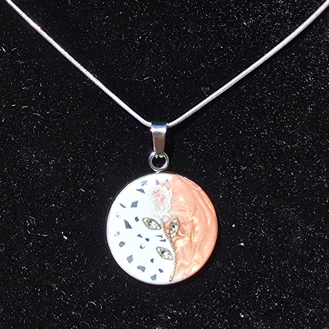 ACR-LG-RND-NECKLACE