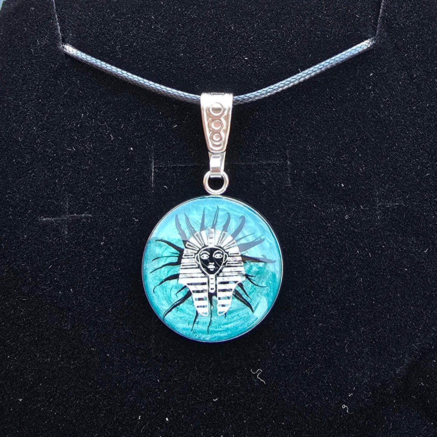 ACR-Rnd/blk- Necklace