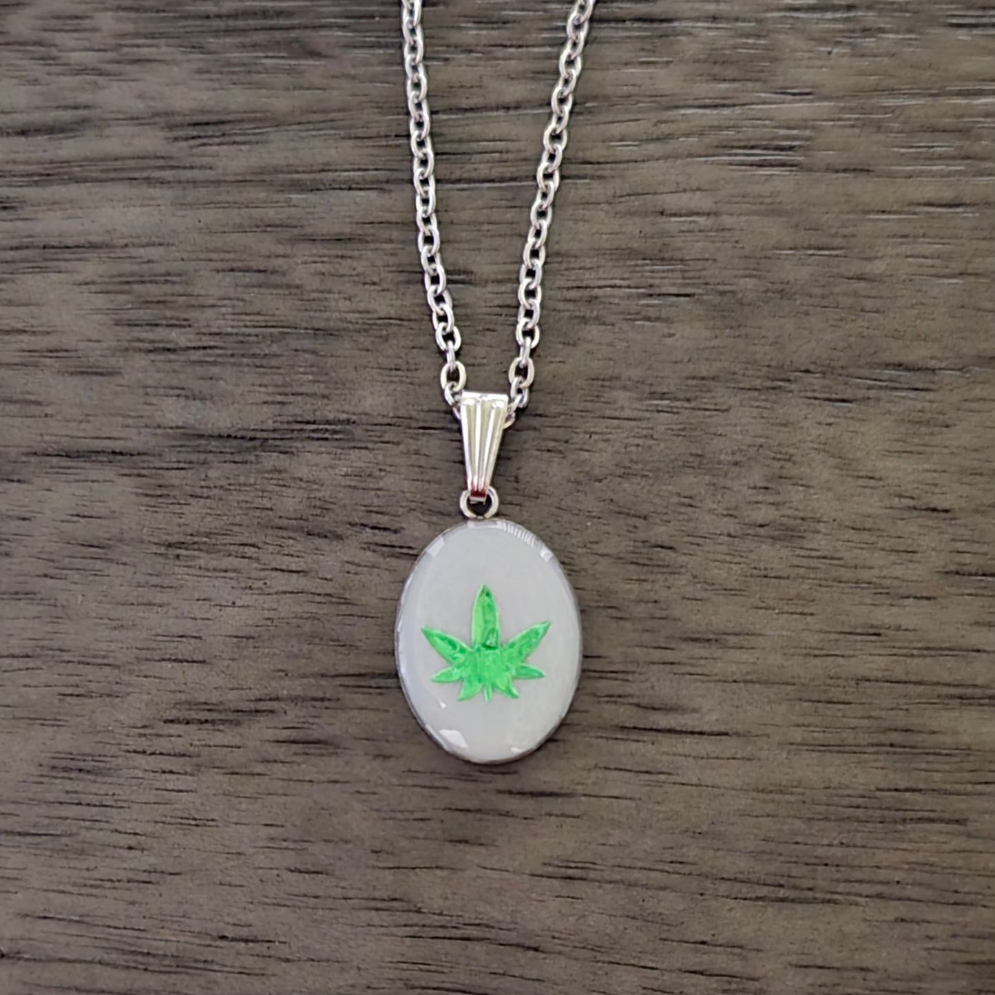 ACR-Necklace-MdOval