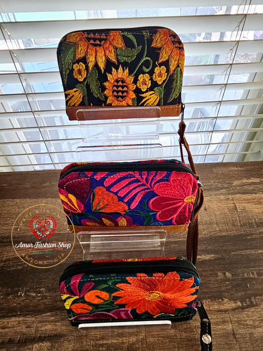 Embroider Front and Back Wristlet Colorful Floral Designs Zipper Clousure @amorfashionshop