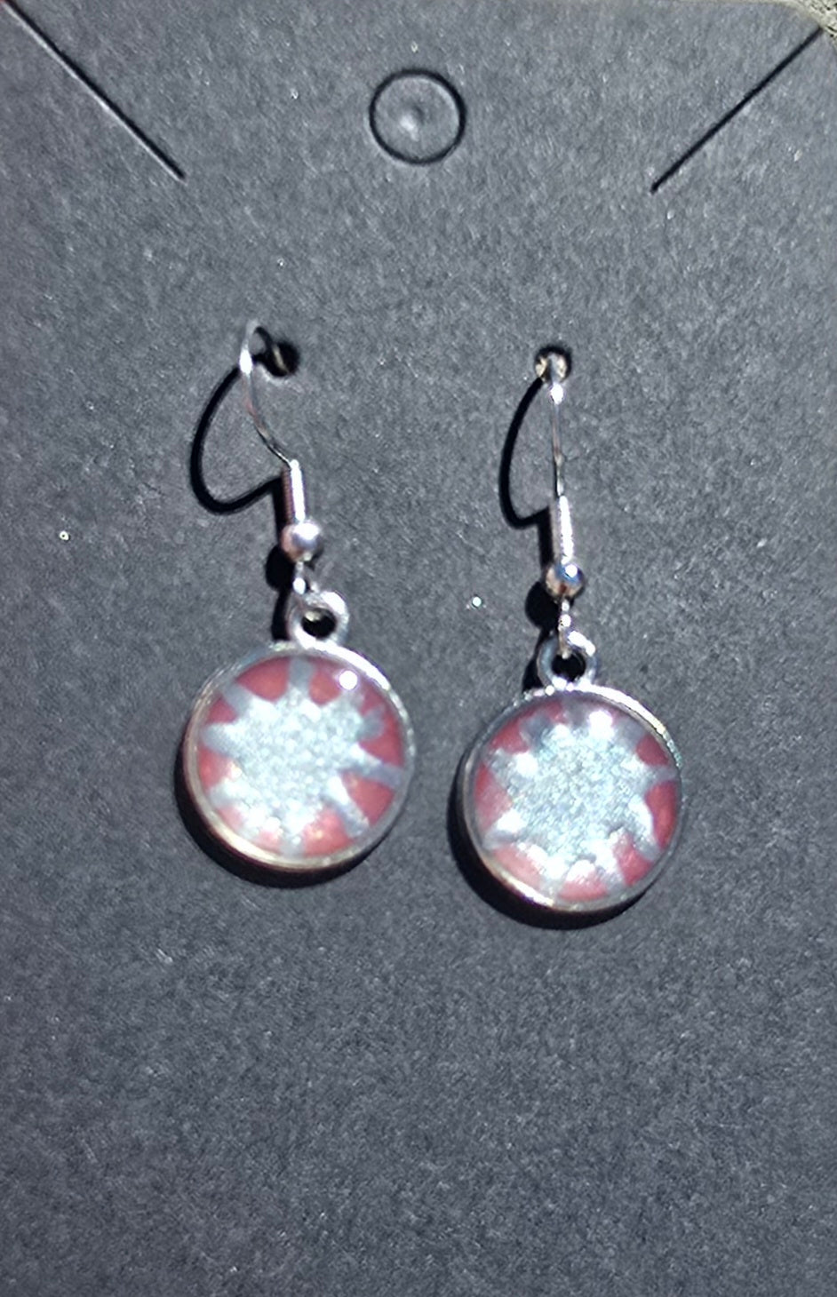 Dangle-Rnd-Stone