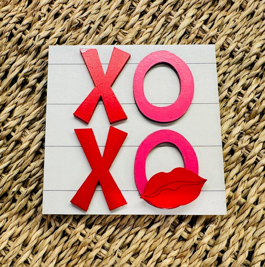 Interchangeable Leaning Frame Insert XOXO - CHD