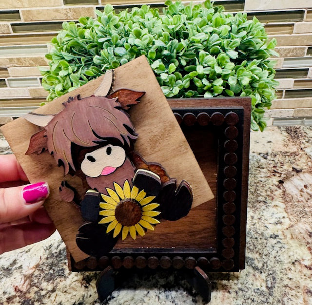 Interchangeable Leaning Frame Insert 4.25" Highland Cow (Sunflower Fields) - CHD