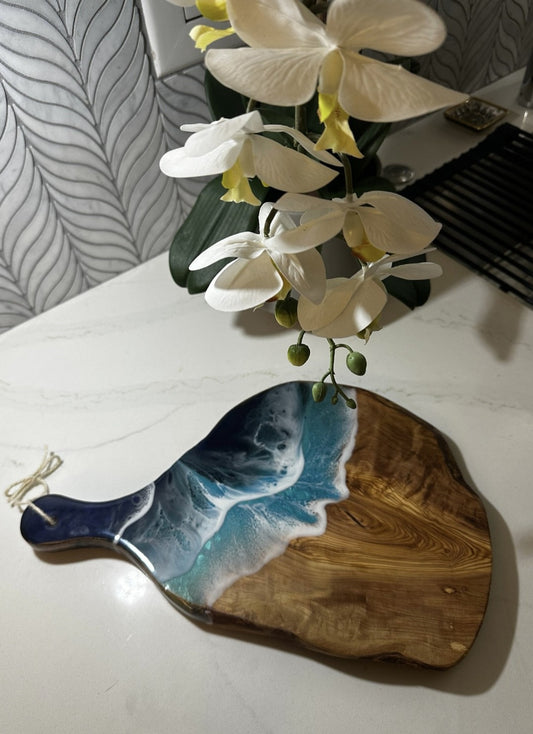 Ocean Waves Olive Charcuterie - Janine's Resin Creations