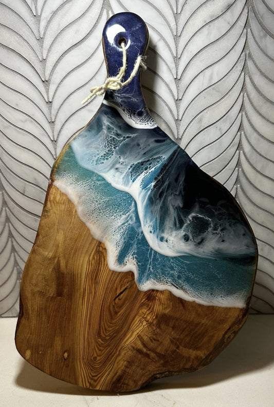 Ocean Waves Olive Charcuterie - Janine's Resin Creations
