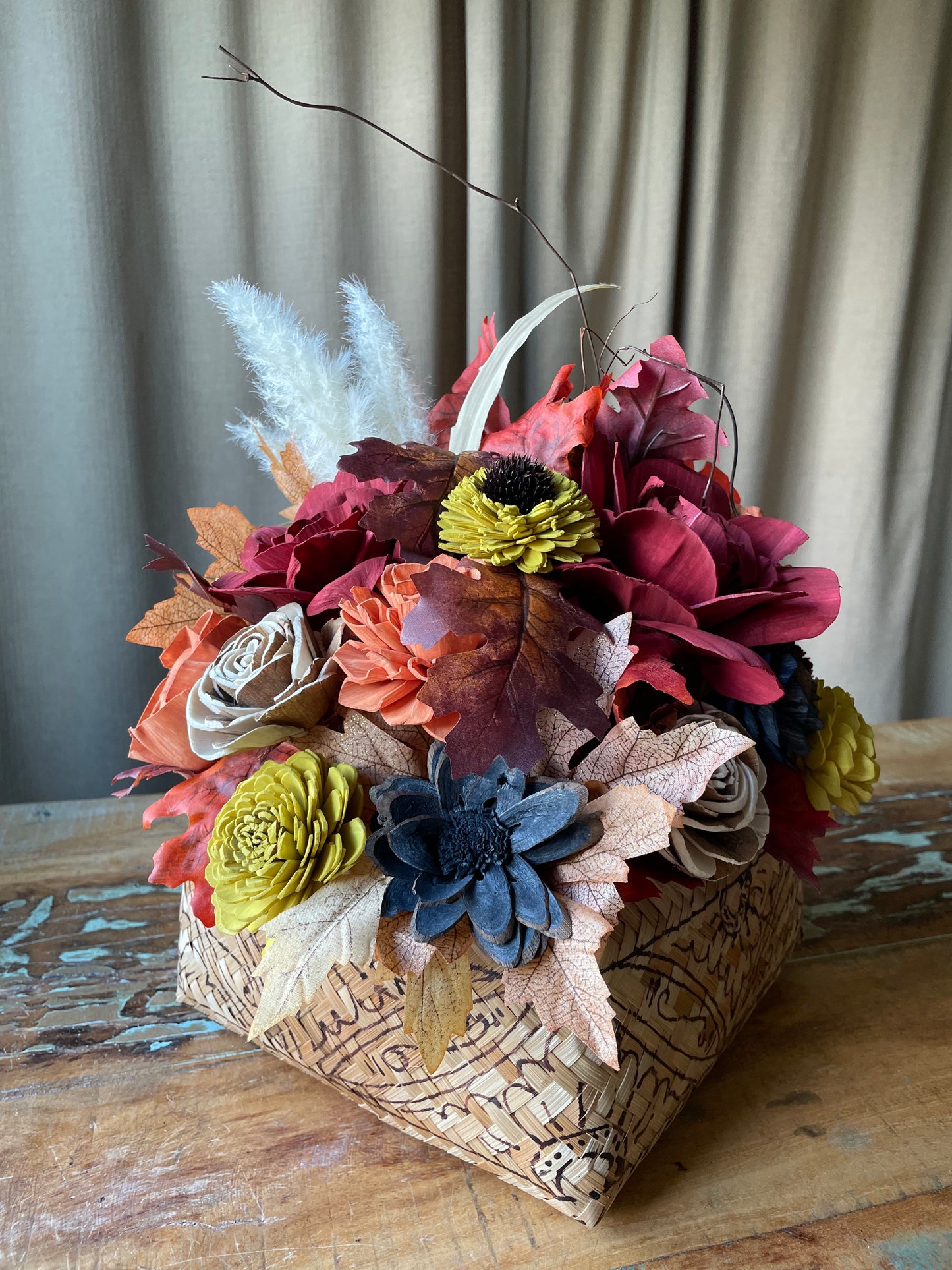 Autumn Painted Basket with Wood Flowers - LUNA WOOD FLOWERS