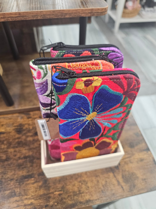 1 Wallet Zipper / Embroidered @amorfashionshop.com