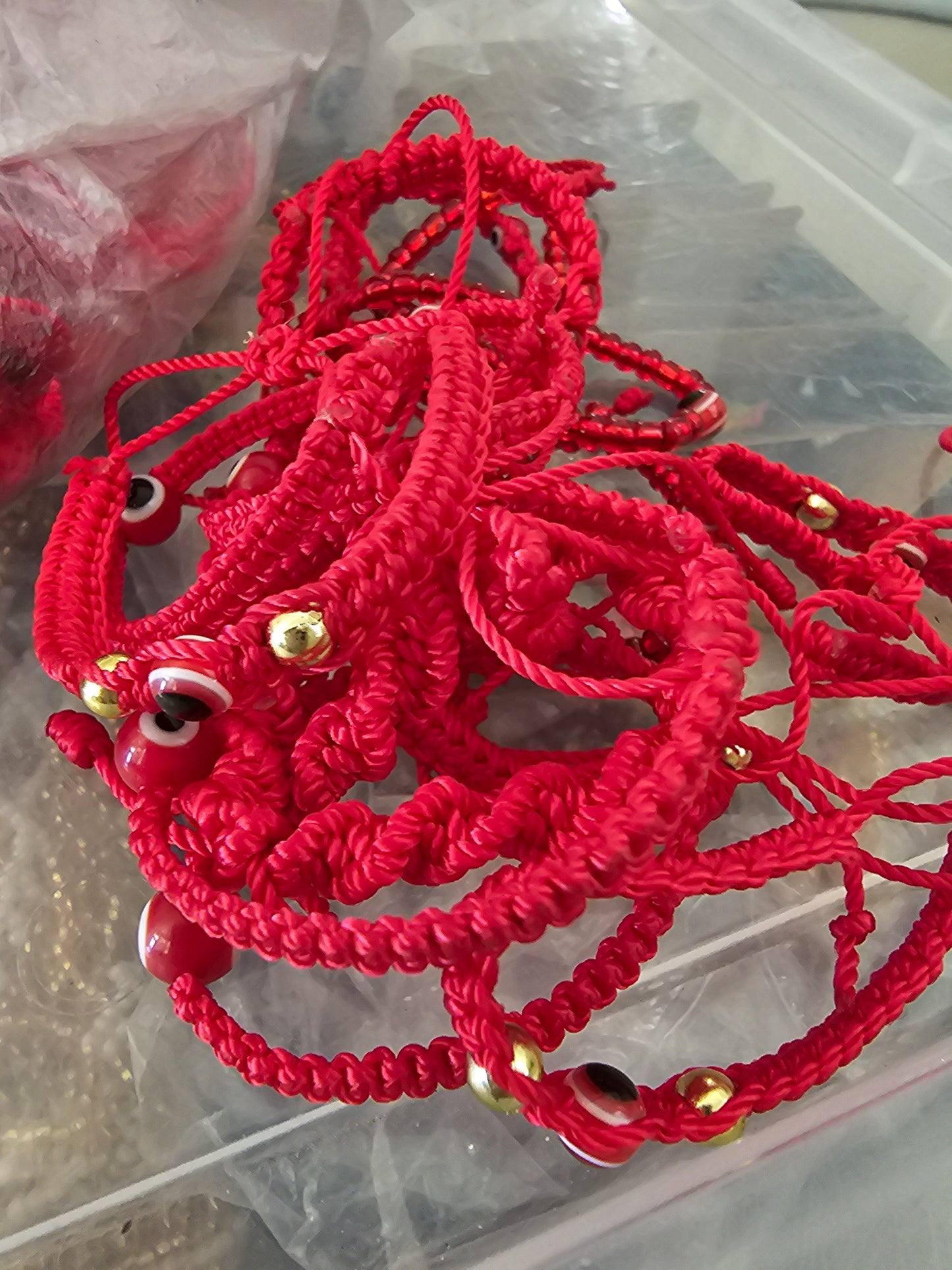 Bebé Red Threaded Bracelets