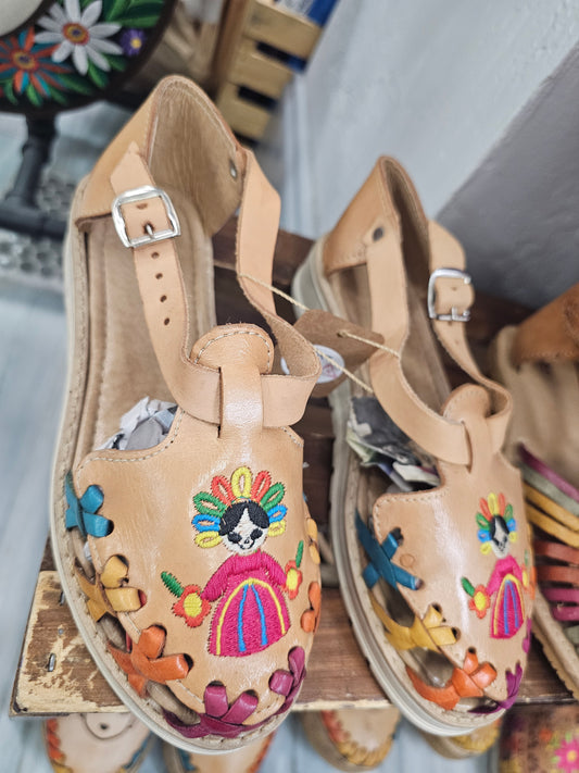 Huarache - Girl Embroidered @amorfashionshop.com