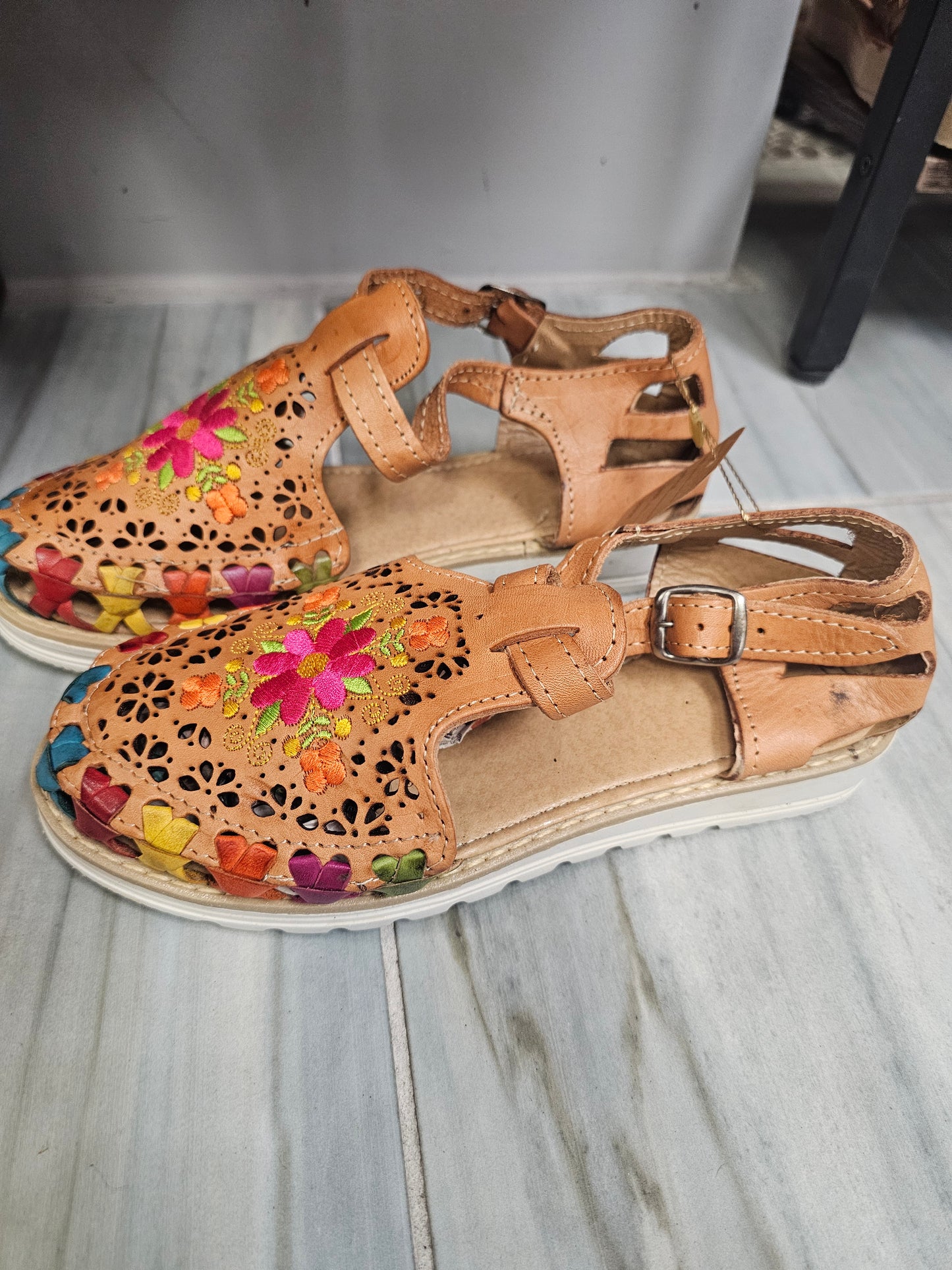 Huarache - Dama Embroided @amorfashionshop.com