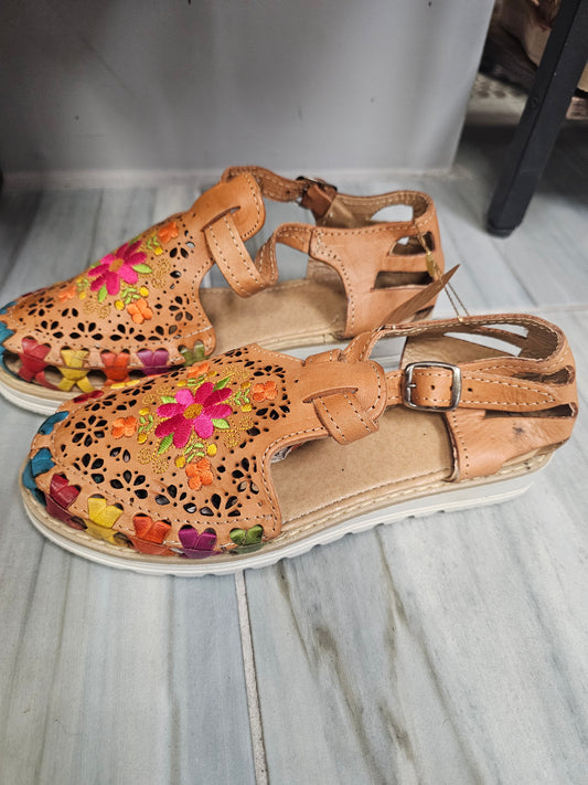 Huarache - Dama Embroided @amorfashionshop.com