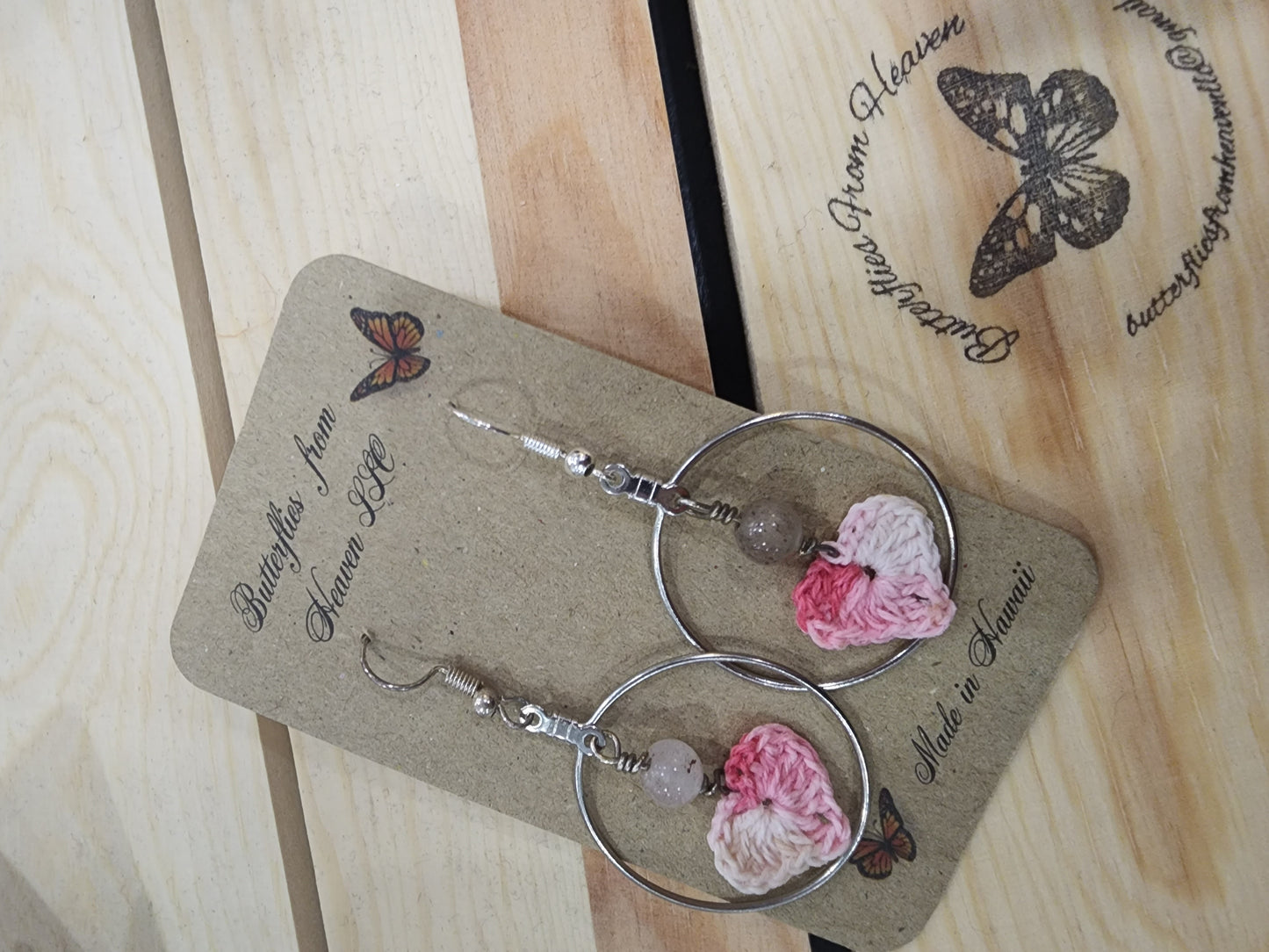 Crochet little heart dangle earrings - BUTTERFLIES FROM HEAVEN